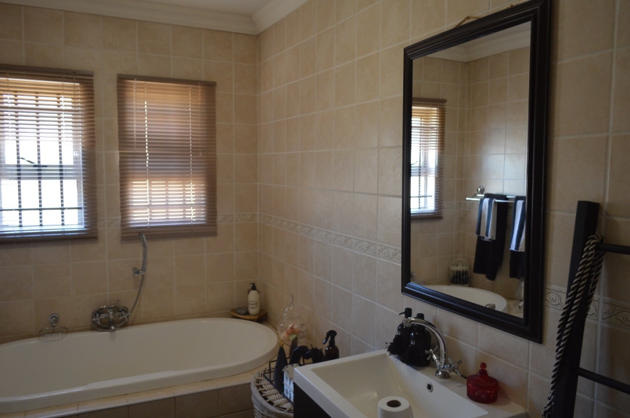 3 Bedroom Property for Sale in Wilkoppies North West